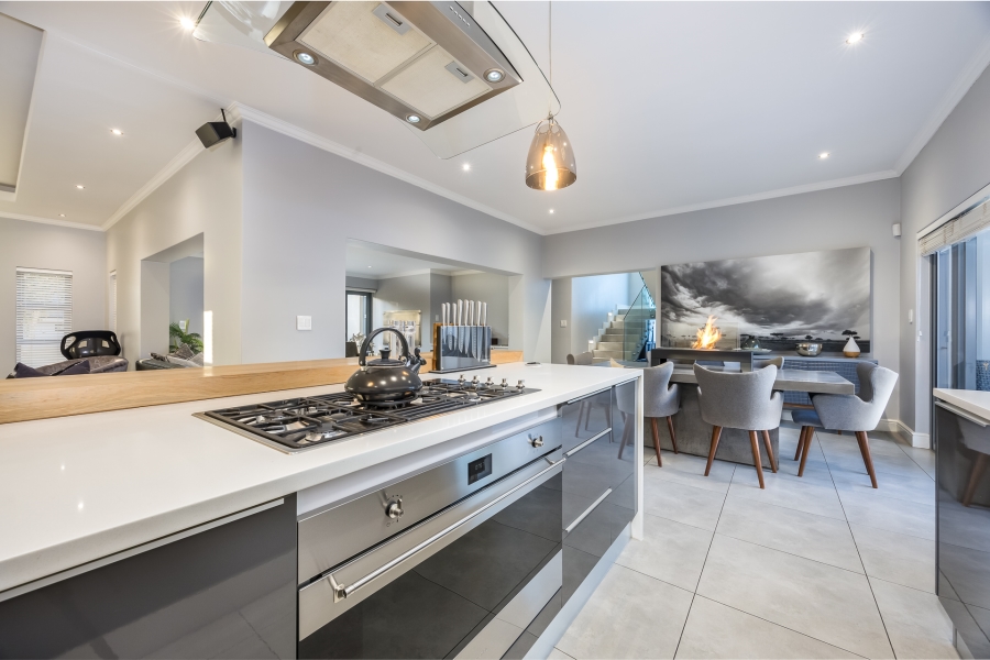 4 Bedroom Property for Sale in Graanendal Western Cape